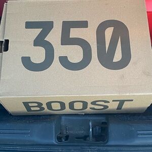 Yeezy Boost 350 Box